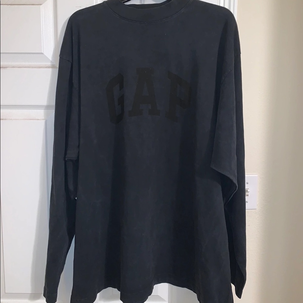 Gap × Kanye West
Yeezy Gap Engineered by Balenciaga Dove Longsleeve Tee
US M